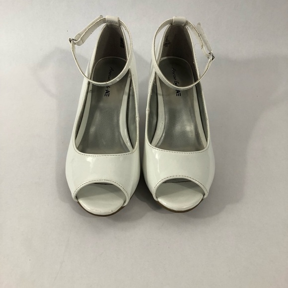 American Eagle By Payless Other - Girls American Eagle White Heel Strap Dress Shoes